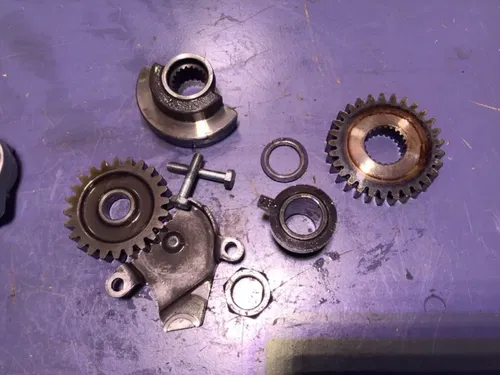 1978-1983 Honda XL250R XL250S XR250 XR250R Oil Pump w/ Hardware 15100-428-000