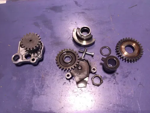 1978-1983 Honda XL250R XL250S XR250 XR250R Oil Pump w/ Hardware 15100-428-000