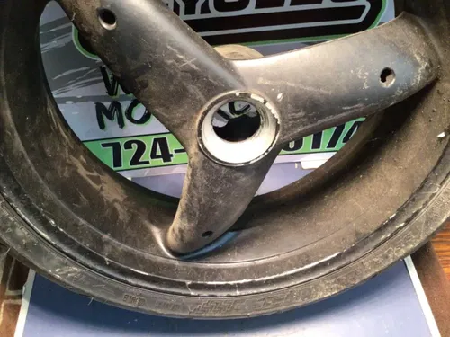 2000 97-01 Triumph 955 Speed Triple Rear Back Wheel Rim Straight True 17x6 OEM