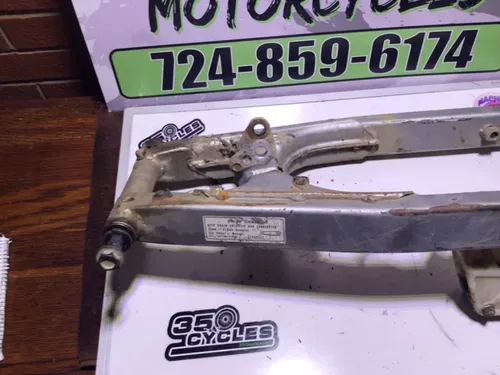 1991 - 1999 HONDA XR200R XR 200R OEM SWING ARM chain guide chain guard bolt