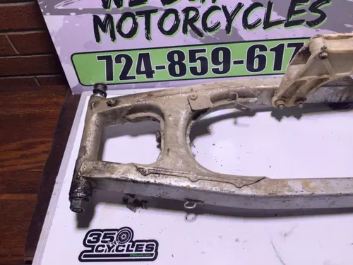 1991 - 1999 HONDA XR200R XR 200R OEM SWING ARM chain guide chain guard bolt