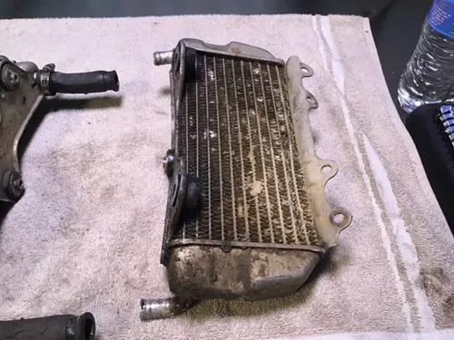 2002 Yamaha WR250F  Radiators no leaks