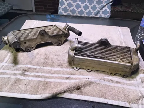 2002 Yamaha WR250F  Radiators no leaks