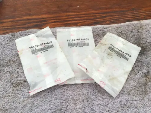 Lot Of 3 NOS Honda Bolt 90102-gt4-000