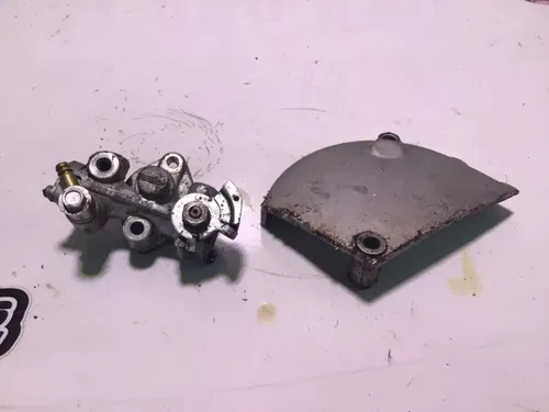 1969 Kawasaki G3TR 90 Bushmaster Mikuni  oil pump two stroke oil pump cover