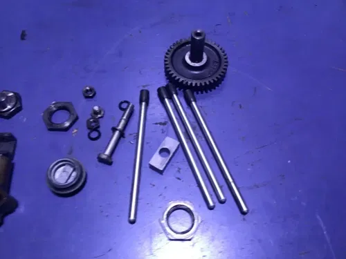1970 Triumph T100C Daytona Twin T100 T100R TR5T Trophy OIL PUMP PUSH RODS MISC
