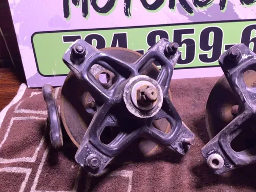 1986 SUZUKI LT230S LEFT FRONT WHEEL HUB SPINDLE KNUCKLE LT 230S 230E 1985-1993