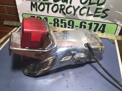 1982 82 81-83 Yamaha Virago 750 XV750 Rear Back Tail Light Fender chrome