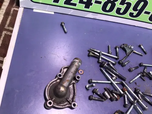 2005 05  Honda CRF450R CRF450 misc engine hardware bolts water pump cover bolt