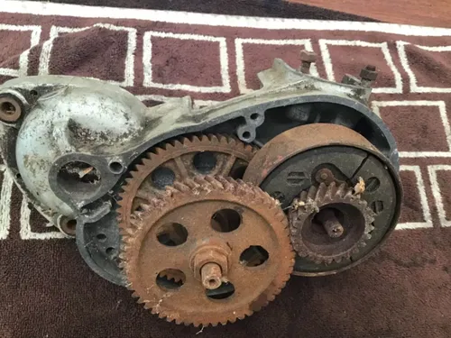 Fox Sundowner sach sachs  saxonette arctic cat clutch  Crank right crankcase