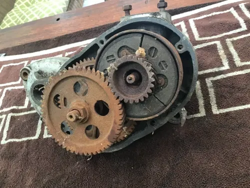 Fox Sundowner sach sachs  saxonette arctic cat clutch  Crank right crankcase