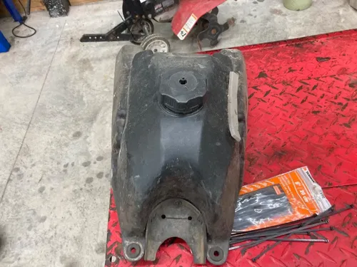 87-04 Genuine Yamaha WARRIOR 350 FUEL GAS TANK WITH PETCOCK