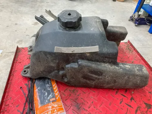 87-04 Genuine Yamaha WARRIOR 350 FUEL GAS TANK WITH PETCOCK