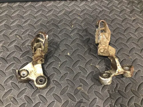 91 Suzuki DR350 DR 350 250 OEM Footpegs Foot Peg Rest Mount Bracket 7-A