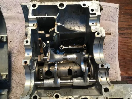 1975 Suzuki GT250 engine cases crank cases case shift forks