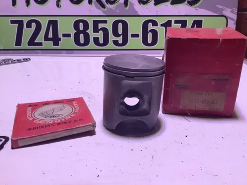 1986 honda atc 250r NOS Honda Piston and Rings 13101-hb9-305