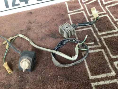 1974 HONDA XL175 KILL OFF SWITCH BUTTON voltage rectifier