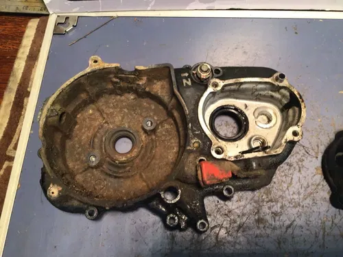 1985 HONDA ATC110 LEFT SIDE CRANKCASE ALTERNATOR COVER sub transmission lever