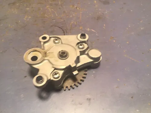 1987 - 1992 HONDA TRX250X OEM OIL PUMP 250x