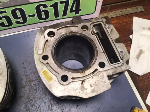 1981 YAMAHA VIRAGO 750 FRONT and REAR CYLINDER JUG Pistons Cylinders