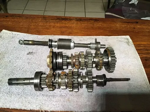 1975 Suzuki GT250 Transmission kickstart gear tranny kicker mechanism gears