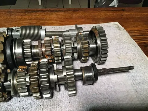 1975 Suzuki GT250 Transmission kickstart gear tranny kicker mechanism gears