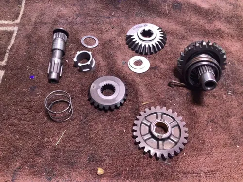 1986 Suzuki quadsport lt230 Start Shaft Kicker Starter Hardware Gear Suzuki L
