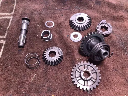 1986 Suzuki quadsport lt230 Start Shaft Kicker Starter Hardware Gear Suzuki L