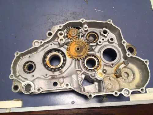 02 Yamaha YZ 426F YZ 426 Right Engine Crankcase Case 5SF-15150-00-00 2002