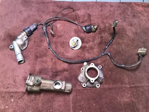 1978 Honda Goldwing GL1000 GL1000 thermostat water pump cover thermo housing
