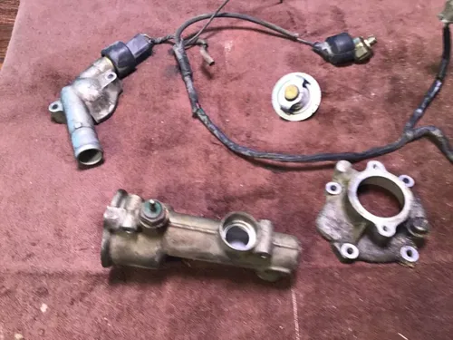 1978 Honda Goldwing GL1000 GL1000 thermostat water pump cover thermo housing