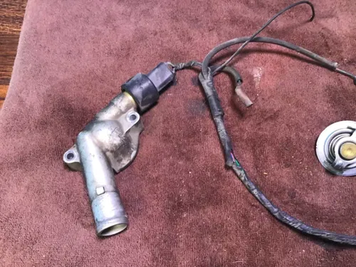 1978 Honda Goldwing GL1000 GL1000 thermostat water pump cover thermo housing