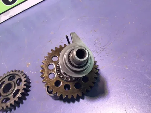 2004 - 2009 Honda CRF450 CRF 450 Kick Start Mechanism Kicker Shaft Gear