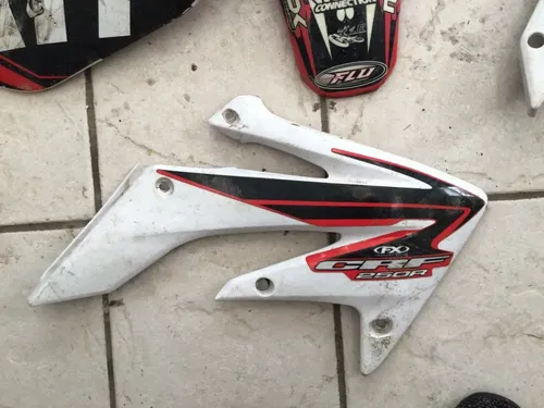2004 - 2007 HONDA CRF250R CRF250 R GENUINE COMP PLASTIC KIT Fender Tank Shrouds