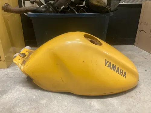 1992-1994 Yamaha XJ600 XJ600S Seca II yellow Fuel Gas Petrol Tank Cell - No Key