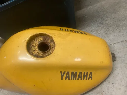 1992-1994 Yamaha XJ600 XJ600S Seca II yellow Fuel Gas Petrol Tank Cell - No Key
