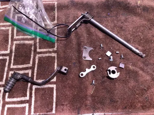 1985 - 1988 Suzuki LT230 Engine Gear Shift Shaft 25510-25C00 shift pawls shifter