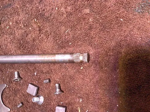 1985 - 1988 Suzuki LT230 Engine Gear Shift Shaft 25510-25C00 shift pawls shifter