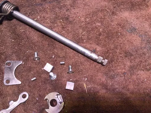 1985 - 1988 Suzuki LT230 Engine Gear Shift Shaft 25510-25C00 shift pawls shifter