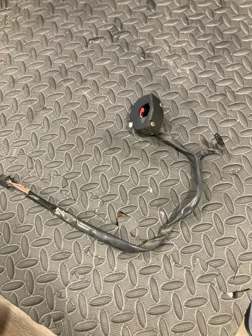 1994 YAMAHA XJ600 SECA RIGHT HAND CONTROL KILL STOP START SWITCH