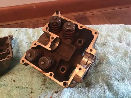 1992 Husqvarna WXC 350 Cylinder Head Valve Assembly