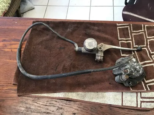 1982 Kawasaki KZ750M CSR Front brake caliper front brake reservoir