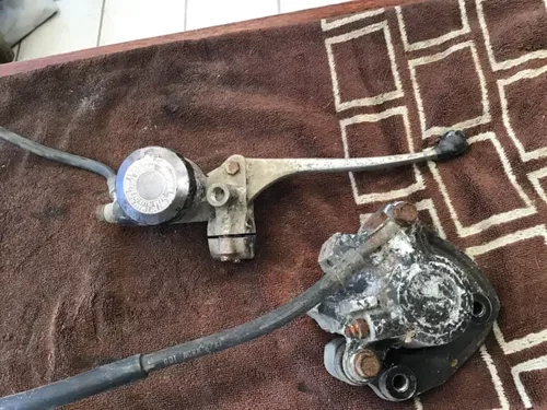 1982 Kawasaki KZ750M CSR Front brake caliper front brake reservoir