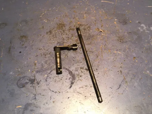 2007 HONDA CRF250R CLUTCH PUSH ROD Pivot arm