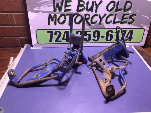1992 1993 Suzuki Quadrunner LT160 Foot Pegs Rests Set Left Right