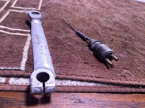REAR BRAKE PANEL ACTUATOR ARM  rear brake sensor switch 1975 SUZUKI GT750