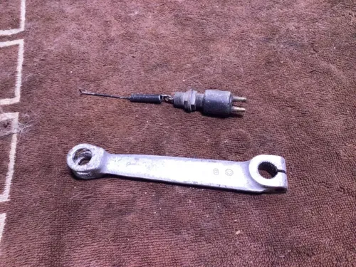 REAR BRAKE PANEL ACTUATOR ARM  rear brake sensor switch 1975 SUZUKI GT750