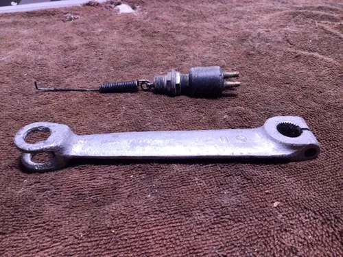 REAR BRAKE PANEL ACTUATOR ARM  rear brake sensor switch 1975 SUZUKI GT750