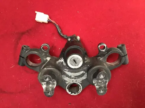 Yamaha XS400 ignition top triple tree steering stem