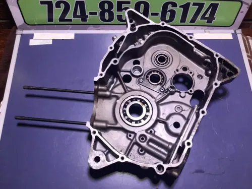 1986 86 SUZUKI LT 230 230S RIGHT ENGINE CRANK CASE